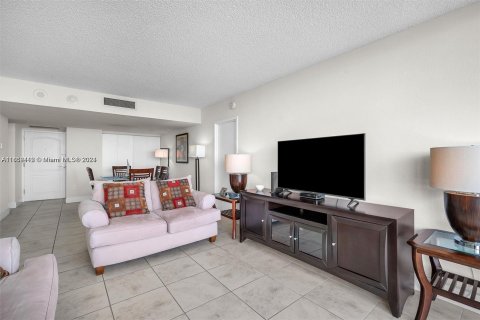 Copropriété à louer à Aventura, Floride: 2 chambres, 90.3 m2 № 1345741 - photo 4