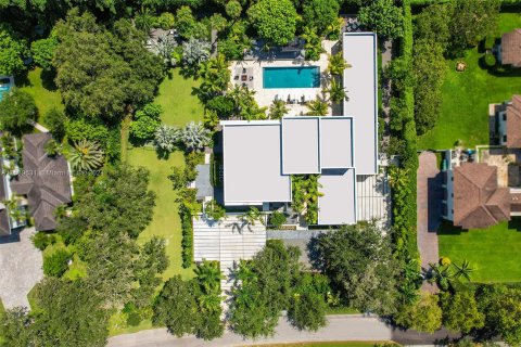 House in Pinecrest, Florida 6 bedrooms, 668.06 sq.m. № 1075173 - photo 8