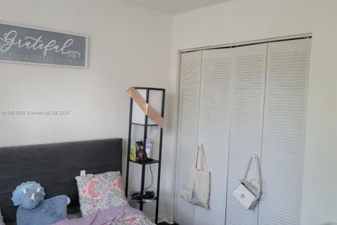 Condo in Hialeah, Florida, 2 bedrooms  № 1345000 - photo 14