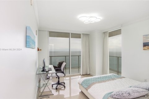 Condo in Sunny Isles Beach, Florida, 2 bedrooms  № 1331547 - photo 25