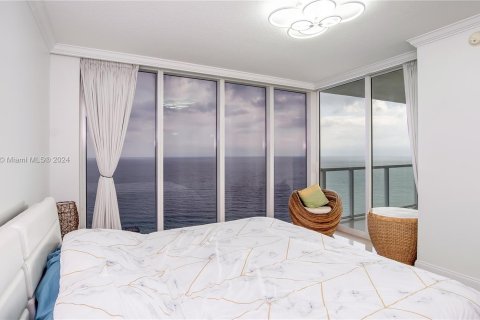 Condo in Sunny Isles Beach, Florida, 2 bedrooms  № 1331547 - photo 30