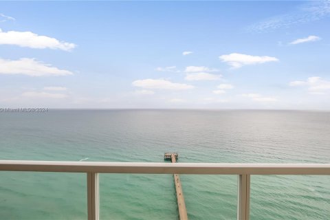 Condo in Sunny Isles Beach, Florida, 2 bedrooms  № 1331547 - photo 9