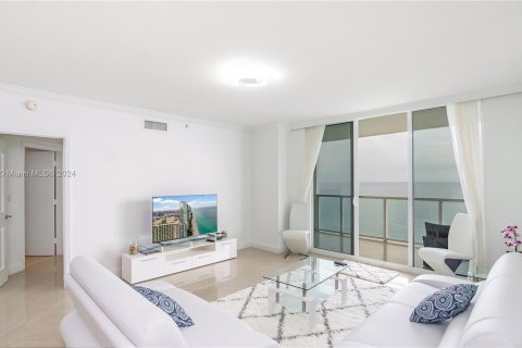 Condo in Sunny Isles Beach, Florida, 2 bedrooms  № 1331547 - photo 15