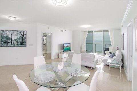 Condo in Sunny Isles Beach, Florida, 2 bedrooms  № 1331547 - photo 14