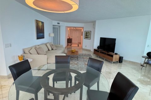 Condominio en venta en Aventura, Florida, 3 dormitorios, 197.88 m2 № 1021959 - foto 1