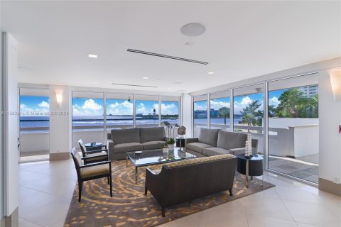 Condominio en venta en Fort Lauderdale, Florida, 2 dormitorios, 186.08 m2 № 1098581 - foto 26