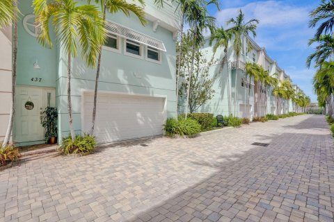 Touwnhouse à vendre à Pompano Beach, Floride: 4 chambres, 195.47 m2 № 1098680 - photo 1