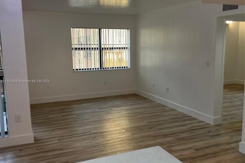 Copropriété à vendre à Miami, Floride: 2 chambres, 112.88 m2 № 1098624 - photo 3