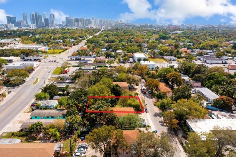 Propiedad comercial en venta en Miami, Florida № 1098166 - foto 4