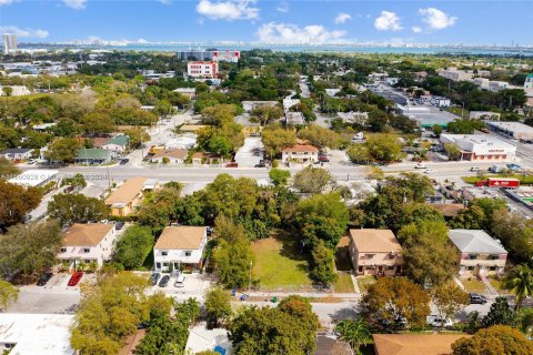 Propiedad comercial en venta en Miami, Florida № 1098166 - foto 7