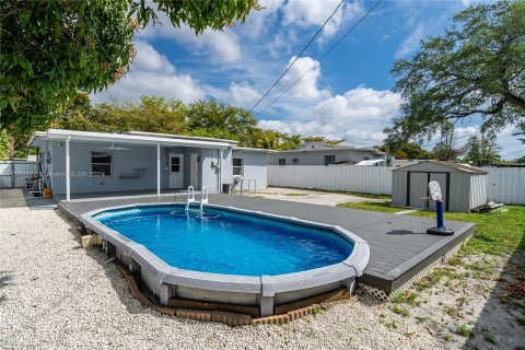 Villa ou maison à vendre à Opa-locka, Floride: 4 chambres, 95.88 m2 № 1074356 - photo 9