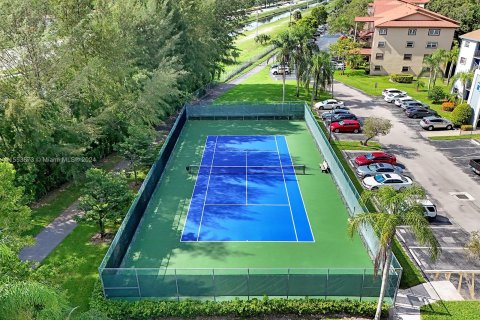 Condominio en venta en Pembroke Pines, Florida, 2 dormitorios, 125.51 m2 № 1074354 - foto 22