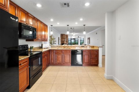 Condominio en venta en Altamonte Springs, Florida, 2 dormitorios, 152.92 m2 № 1401920 - foto 8