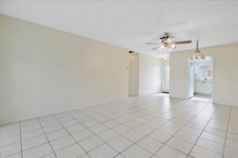 House in West Palm Beach, Florida 2 bedrooms, 77.02 sq.m. № 1163015 - photo 22