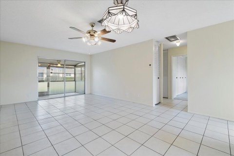 Villa ou maison à vendre à West Palm Beach, Floride: 2 chambres, 77.02 m2 № 1163015 - photo 26