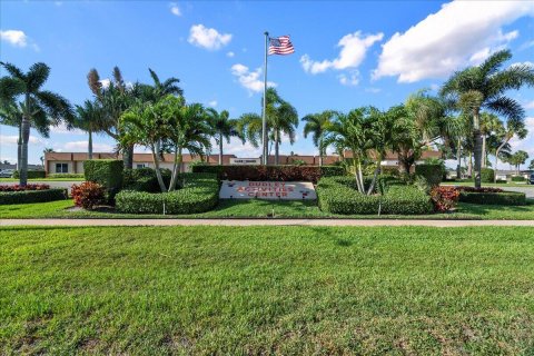 Villa ou maison à vendre à West Palm Beach, Floride: 2 chambres, 77.02 m2 № 1163015 - photo 4