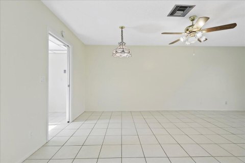 House in West Palm Beach, Florida 2 bedrooms, 77.02 sq.m. № 1163015 - photo 30