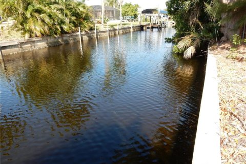 Casa en venta en Punta Gorda, Florida, 5 dormitorios, 263.29 m2 № 1297370 - foto 14