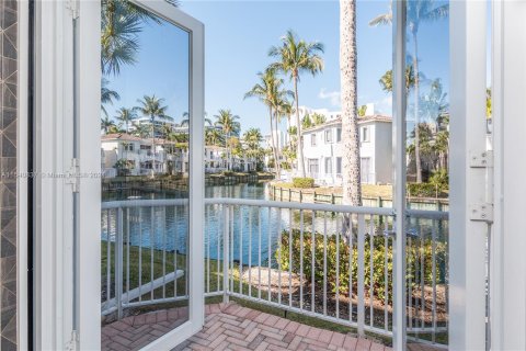Villa ou maison à vendre à Aventura, Floride: 3 chambres, 226.03 m2 № 1035383 - photo 12