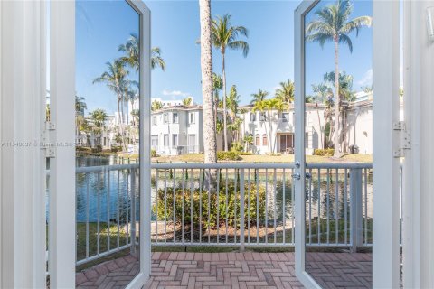 Villa ou maison à vendre à Aventura, Floride: 3 chambres, 226.03 m2 № 1035383 - photo 14