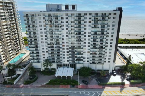 Condominio en venta en Miami Beach, Florida, 2 dormitorios, 95.78 m2 № 1228008 - foto 1