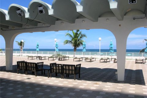 Condominio en venta en Miami Beach, Florida, 2 dormitorios, 95.78 m2 № 1228008 - foto 12