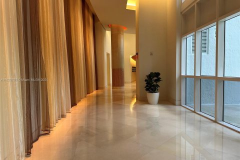 Condo in Miami Beach, Florida, 2 bedrooms  № 1242084 - photo 15