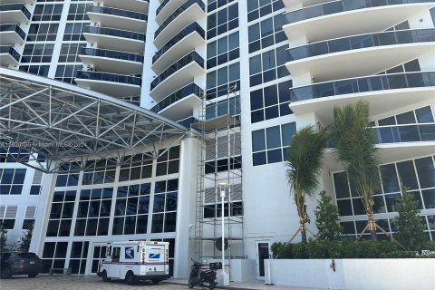 Copropriété à vendre à Miami Beach, Floride: 2 chambres, 133.5 m2 № 1242084 - photo 1