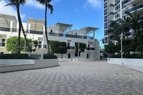 Copropriété à vendre à Miami Beach, Floride: 2 chambres, 133.5 m2 № 1242084 - photo 3