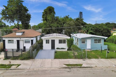 House in Miami, Florida 2 bedrooms, 64.38 sq.m. № 1242042 - photo 2