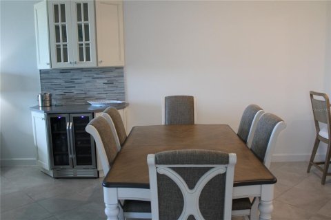 Appartement à louer à Bradenton, Floride: 2 chambres, 131.36 m2 № 1354262 - photo 6