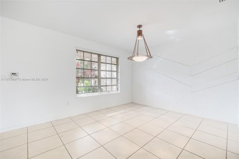 Casa en venta en Miami, Florida, 3 dormitorios, 154.68 m2 № 1397508 - foto 5