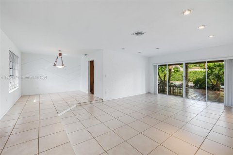 Casa en venta en Miami, Florida, 3 dormitorios, 154.68 m2 № 1397508 - foto 3