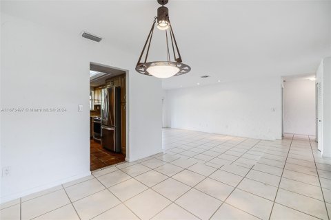 Casa en venta en Miami, Florida, 3 dormitorios, 154.68 m2 № 1397508 - foto 6