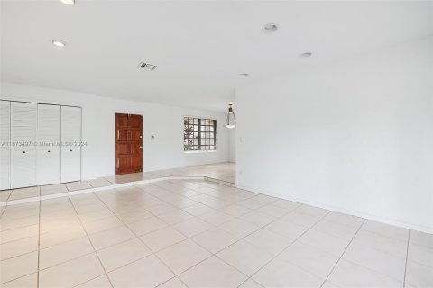 Casa en venta en Miami, Florida, 3 dormitorios, 154.68 m2 № 1397508 - foto 4