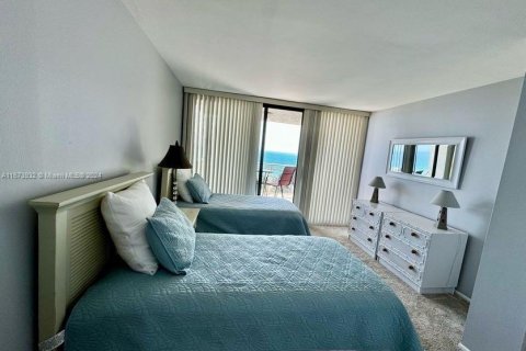 Condominio en alquiler en Hollywood, Florida, 2 dormitorios, 113.15 m2 № 1397551 - foto 21