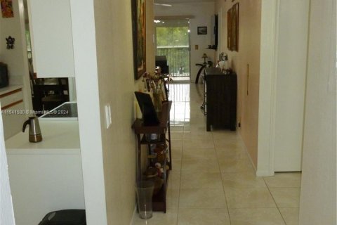 Condo in Pembroke Pines, Florida, 2 bedrooms  № 1049611 - photo 5