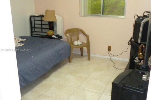 Condo in Pembroke Pines, Florida, 2 bedrooms  № 1049611 - photo 6