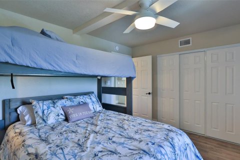 Condo in New Smyrna Beach, Florida, 2 bedrooms  № 1020542 - photo 16