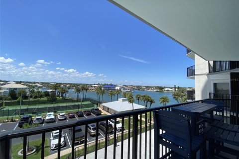 Condo in New Smyrna Beach, Florida, 2 bedrooms  № 1020542 - photo 24