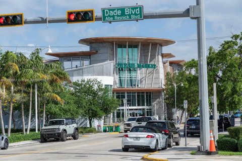 Condo in Miami Beach, Florida, 1 bedroom  № 1097008 - photo 22