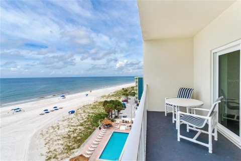 Condominio en venta en Madeira Beach, Florida, 1 dormitorio, 65.96 m2 № 1356287 - foto 23