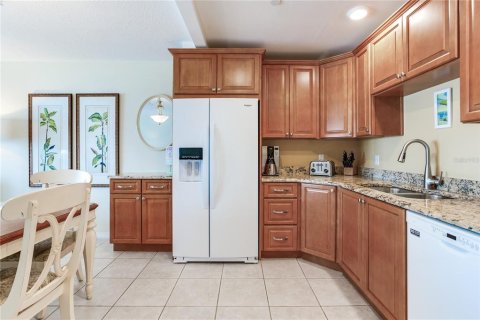 Condo in Madeira Beach, Florida, 1 bedroom  № 1356287 - photo 28