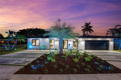 House in Fort Lauderdale, Florida 3 bedrooms, 194.91 sq.m. № 1402653 - photo 3