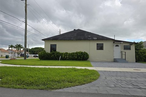 House in Miami, Florida 3 bedrooms, 110 sq.m. № 1402654 - photo 23