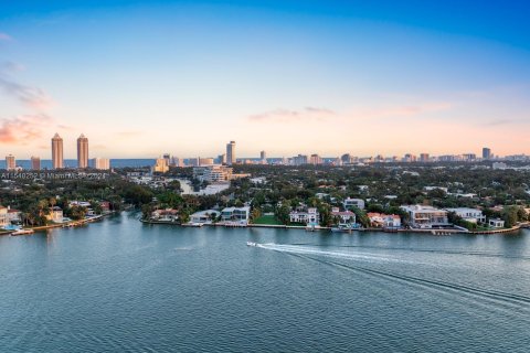 Land in Miami Beach, Florida № 1035238 - photo 18