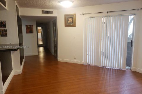 Copropriété à vendre à Coral Springs, Floride: 3 chambres, 118.45 m2 № 1035236 - photo 3