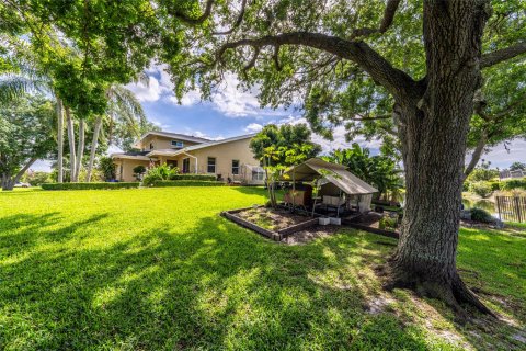 House in Davie, Florida 4 bedrooms, 288 sq.m. № 1068198 - photo 12