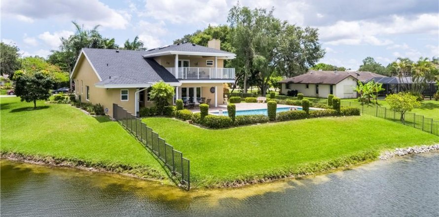 Villa ou maison à Davie, Floride 4 chambres, 288 m2 № 1068198