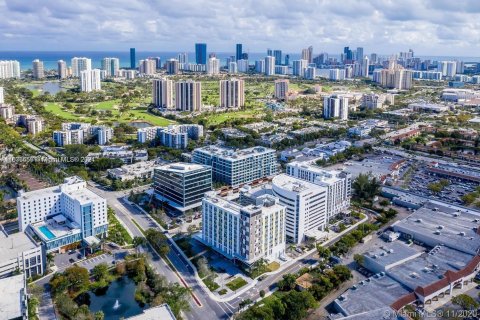 Condo in Aventura, Florida, 1 bedroom  № 1399485 - photo 2